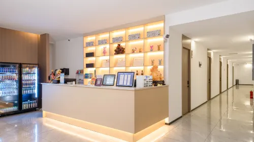 Pingjiang Yiming E-Sports Hotel