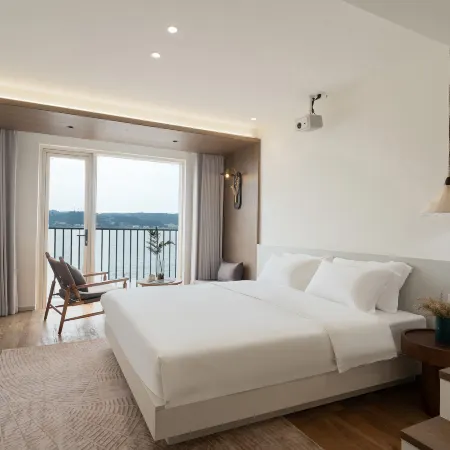 Floral Hotel·Dongtou Banxia villa (Wenzhou Jiucai Ao Beach Branch)