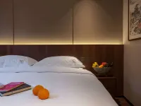 Bali Island International Hotel (Jinghe Friendly Times High-speed Railway South Station Branch)