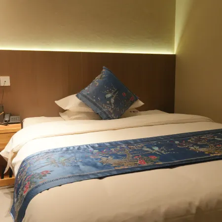 Danxia Gate Courtyard Hotel