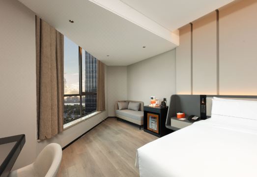 1. 아투어 호텔 항..