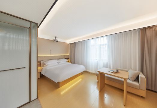 Smart Hotel Facilities