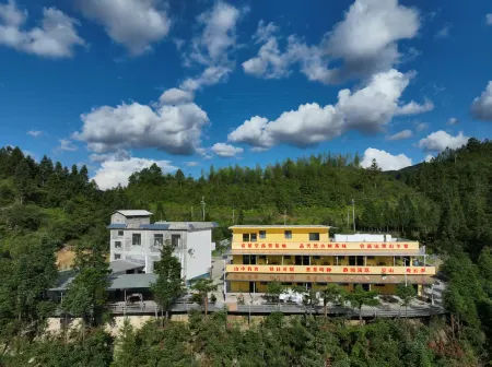Suichuan Qingxiu Yunwu Homestay