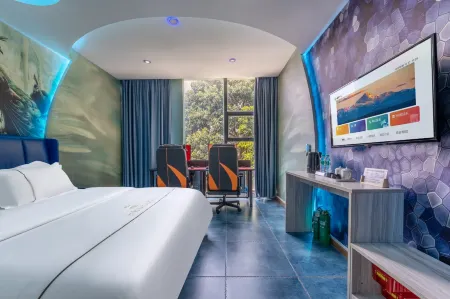 Wayne E-Sports Hotel (Zhuhai Daxin New Metropolis Doumen Bus Station) Отели рядом с достопримечательностью «Crocodile Island»