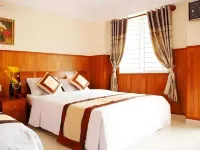 Collection O Nam Phuong Hoang Hau Hotels near Chùa Pháp Tam