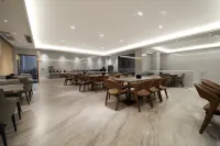 RoyaI Luxury Hot Spring HoteI Hotels in Zijin