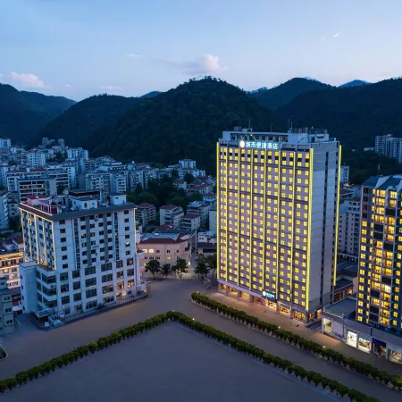 City Comfort Inn Hotel (Baise Xilin Times Square)