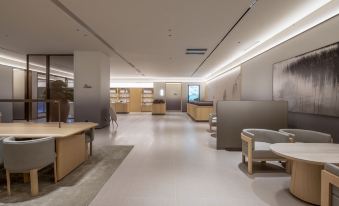 J Hotel (Wuhu Fantawild Government Culture Center Branch)