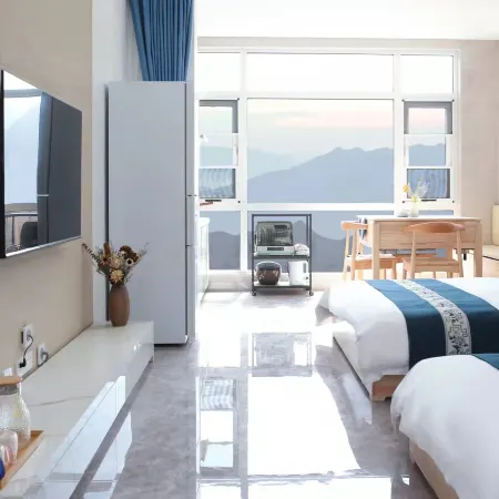 Shanmuju Private Hot Spring Elegant Residence (Taibai Mountain Tourist Area Bus Station)