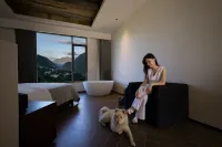 Alpenglow Resort Manor, Danba Hotels in Danba