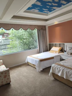 Lixian Shuiyunjian Hotel(Taoping Qiangzhai Branch) Hotel dekat Taoping Qiang Village