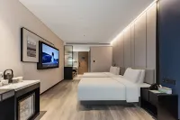 青島紅島高新區華東路亞朵飯店