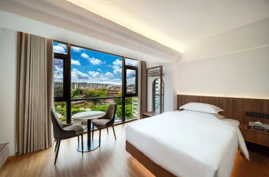 Weitong Julijing Apartment (Xishuangbanna Jinghong Daixiang Water City)