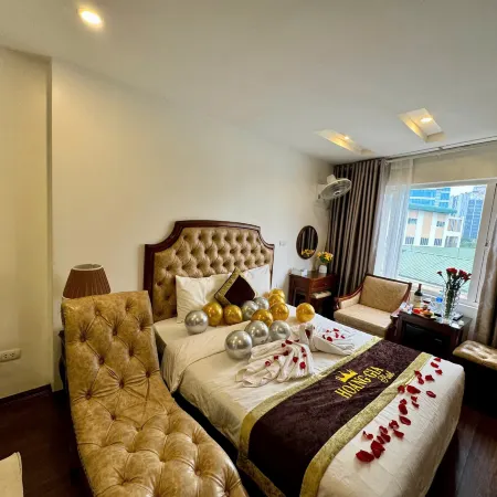 Hoang Gia Hotel Nhan Hoa Отели рядом с достопримечательностью «Университет Естествознания»