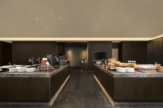 Yixing Longbei Mountain Forest Park Jiubin Avenue Atour Hotel