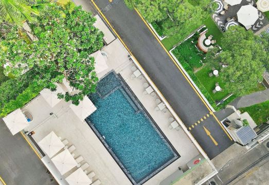 Floral Court Hotel