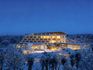 Mingrui Senggu Hot Springs Resort Hotel