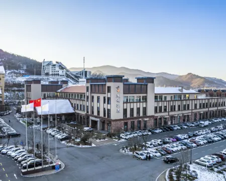 Luming Hot Spring Hotel (Wanfeng Tonghua Ski Resort) Hoteles en Tonghua