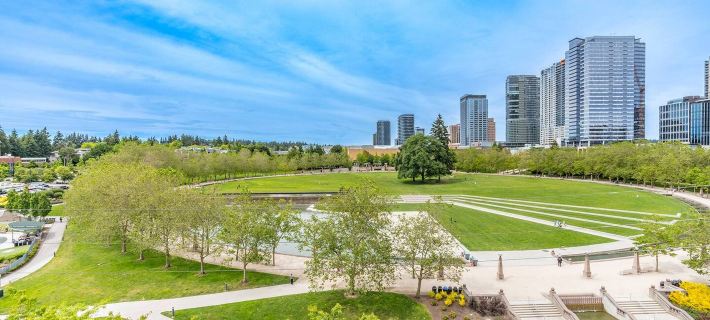 2BR | Gym, Balcony, Views | Sophari B | Bellevue Hotels in Bellevue