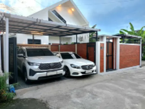 Yustien Homestay Jogja 3 Bedroom - Entire House