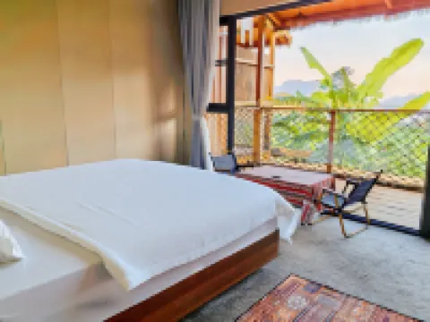 Sangongzhu Yao Medicine Camping Hotel