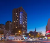 Glad Reach Holiday Inn