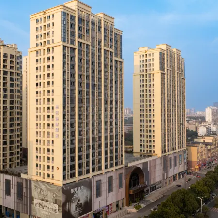Zhuoyue Smart Hotel (Hubei University of Science and Technology)