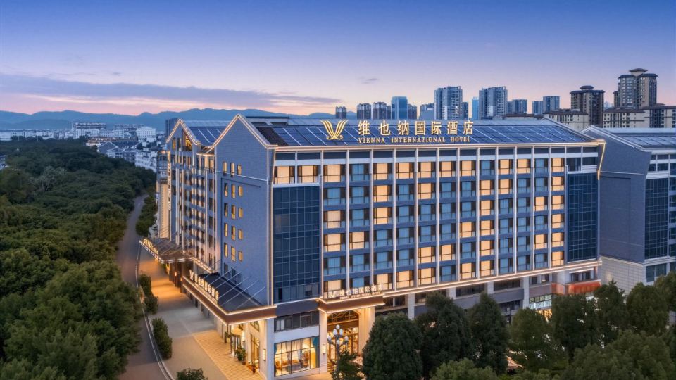 Vienna Hotel（Maitre Lake spring Township hot spring shop）