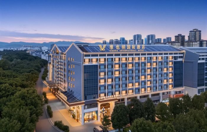 Vienna Hotel（Maitre Lake spring Township hot spring shop）