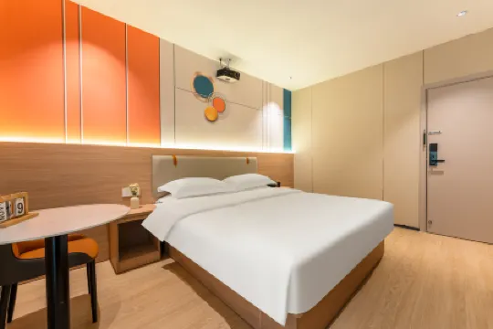 Chaoyue Boutique Stay (Heshan Yihui New World)