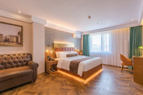 Huishui Hongxin Hotel (Huishui County Snack City)