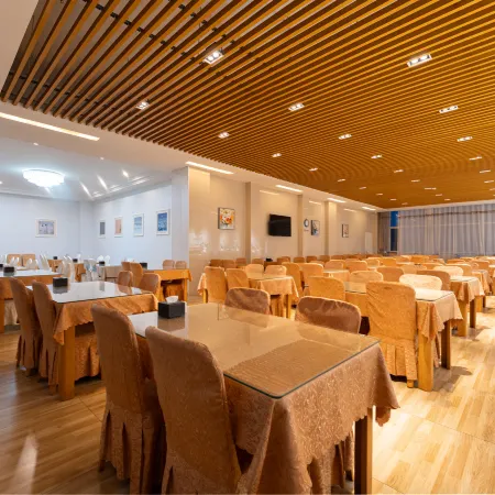 GreenTree (Rongcheng Swan Lake Business Hotel)