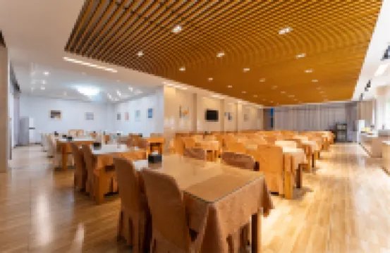 GreenTree (Rongcheng Swan Lake Business Hotel)