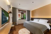 Yunfan Hotel (Guanglong Town Starlight Night Market Branch, Fuxian Lake) - เปิดใหม่
