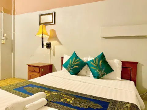 White River 1 Guesthouse Confirel Showroom附近的飯店