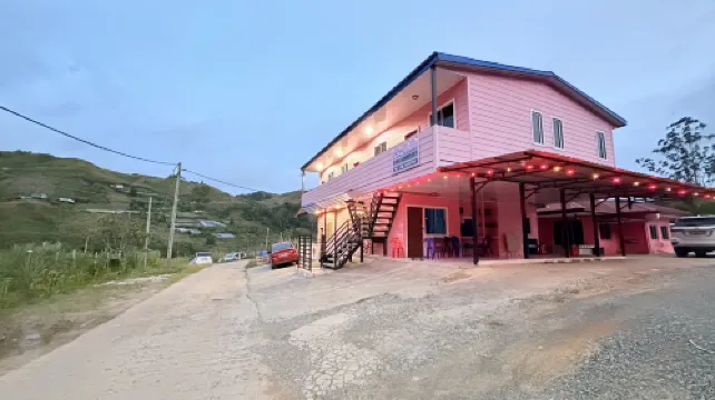 Kundasang Pink Homestay