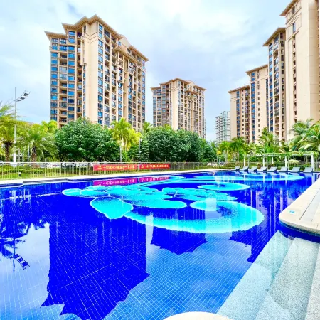 Blue Cloud Seaside Holiday Apartment (Lingshui Qingshui Bay Branch)