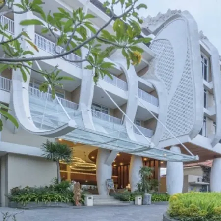 Bedrock Hotel Kuta Отели рядом с достопримечательностью «Пляж Джерман»