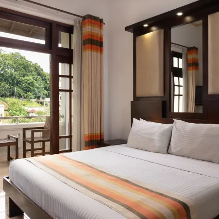 Oak Ray Serene Garden Hotel