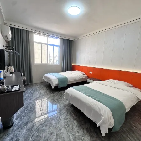 Wanzai Huadu Business Hotel