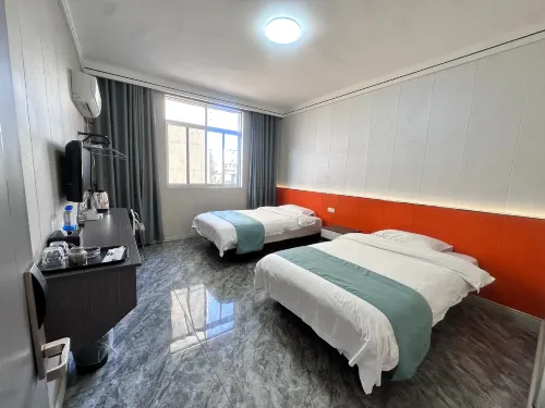 Wanzai Huadu Business Hotel