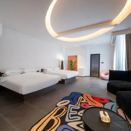Floral Hotel·Hong Designer High-End Vacation Villa (Beihai Silver Beach Branch)