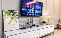 ROYAL Luxury Seaview Room, 3 minute  to Gurney - ที่มีสระว่ายน้ำ