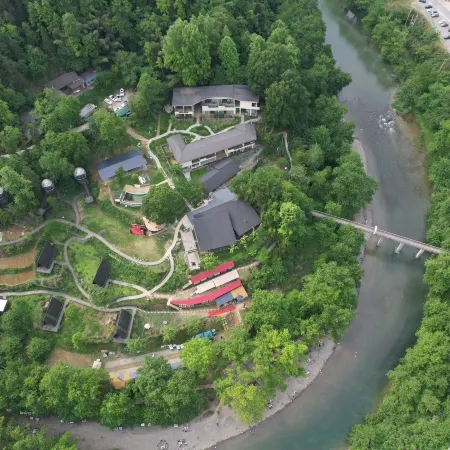 Guizhou Tongren Treehouse Huangu Homestay