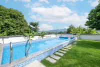 Floral Hotel·Qingyu hotel (Tonglu OMG Heartbeat Paradise Branch)