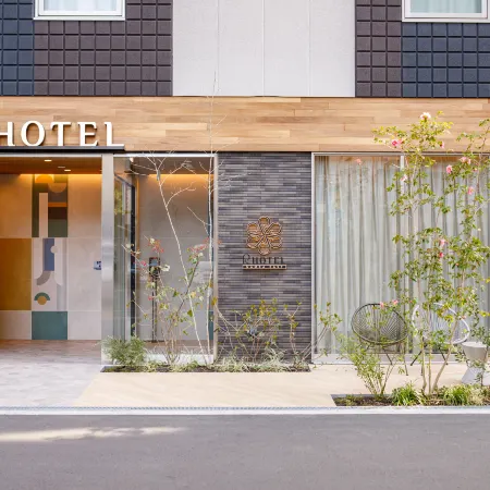 R Hotel Namba East