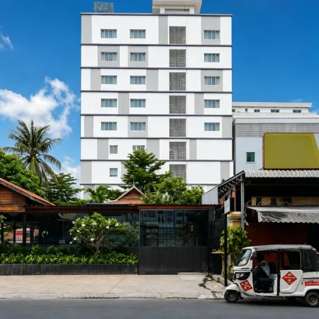 KIRA Hotel Отели рядом с достопримечательностью «Русский рынок»