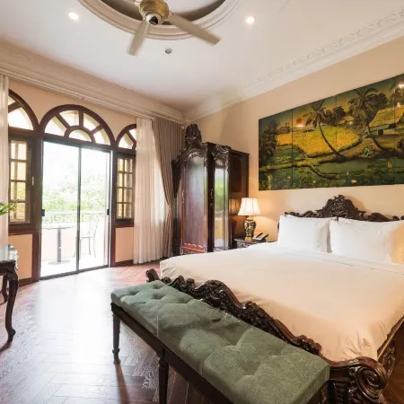 Hanoi Little Town Hotel