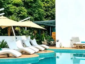 Zhi Lan Qiu Lakeside Homestay