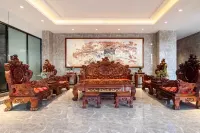 Gold and Silver Business Hotel Huaiji - Parkering